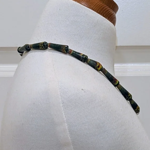 NWOT Beckwoman 18" Hand Blown Glass Tube Bead Stretch Necklace - Picture 6 of 7